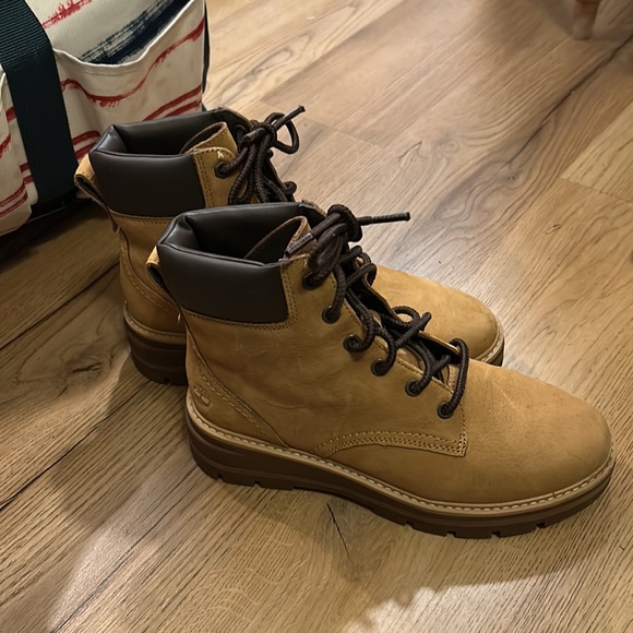 Timberland woman’s boots size 7 - Picture 3 of 5